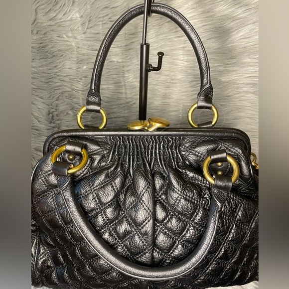 EUC Marc Jacobs Leather Kiss lock Handbag/ Crossbody - Picture 11 of 12